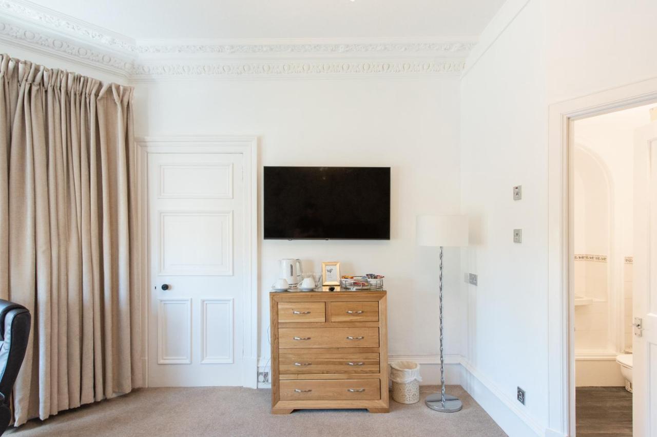 3 Bedroom Villa Attached To Host Home Free Parking パース エクステリア 写真