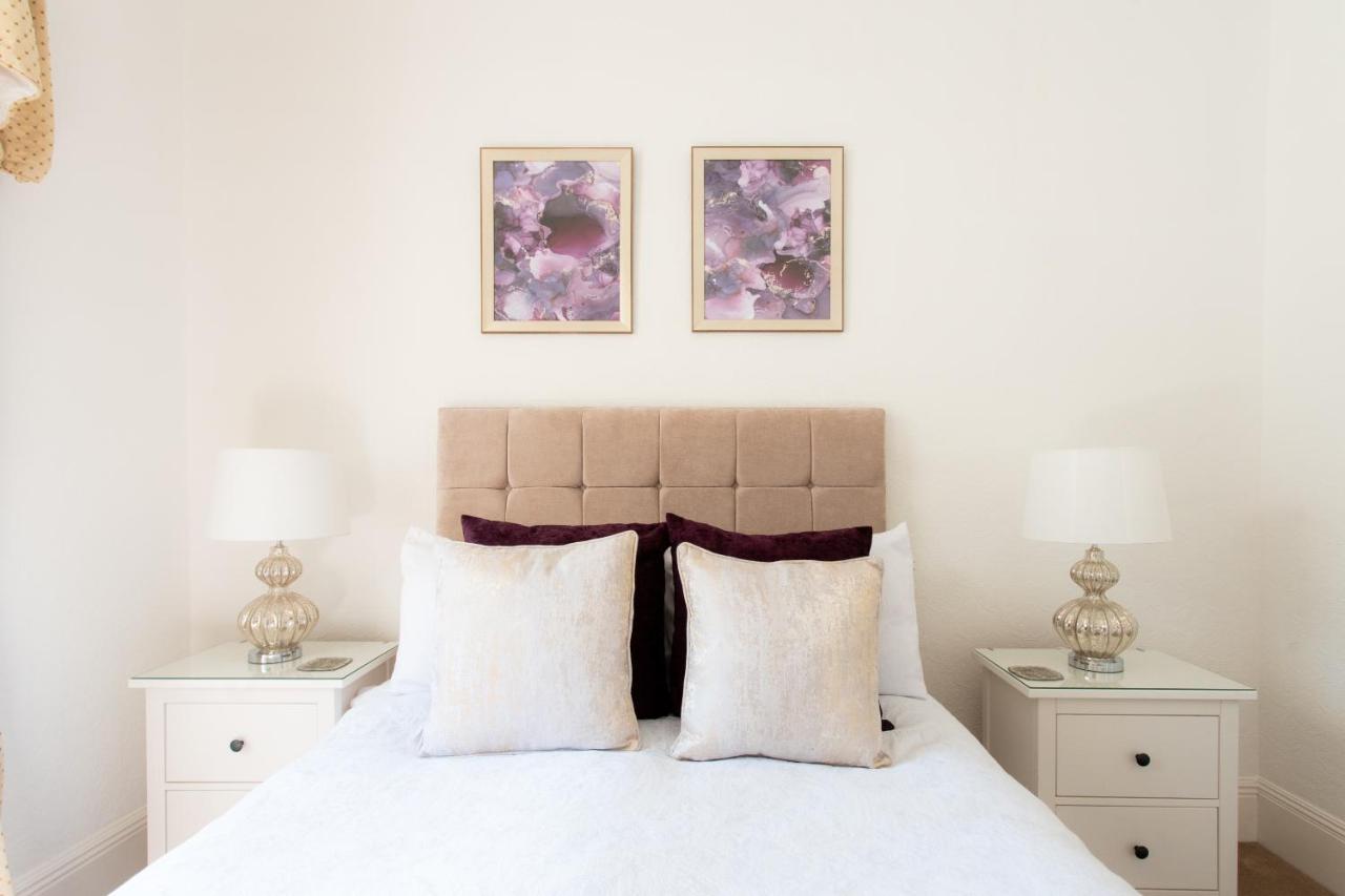 3 Bedroom Villa Attached To Host Home Free Parking パース エクステリア 写真