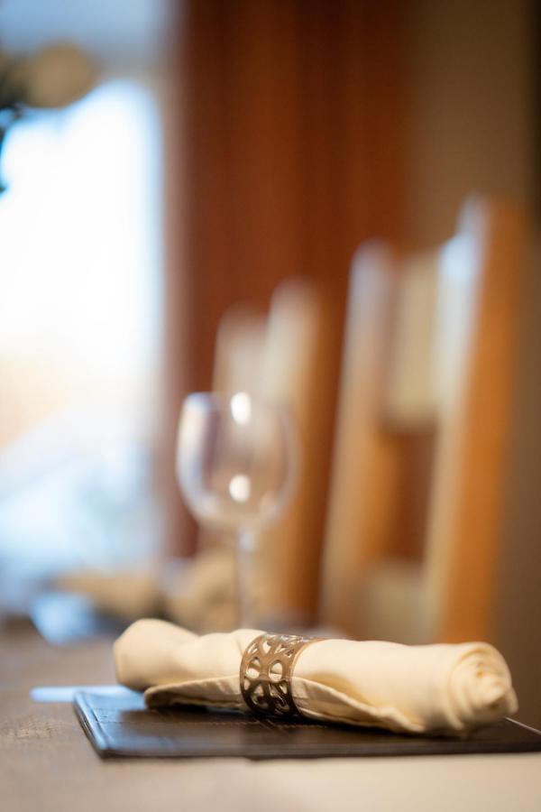 3 Bedroom Villa Attached To Host Home Free Parking パース エクステリア 写真