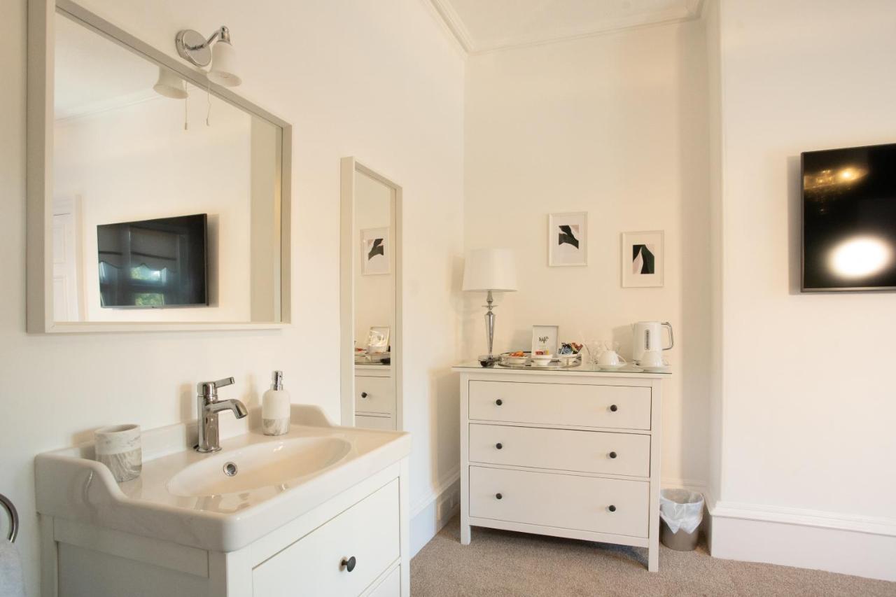 3 Bedroom Villa Attached To Host Home Free Parking パース エクステリア 写真
