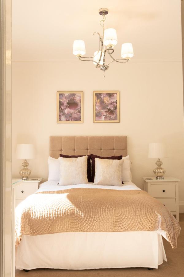 3 Bedroom Villa Attached To Host Home Free Parking パース エクステリア 写真