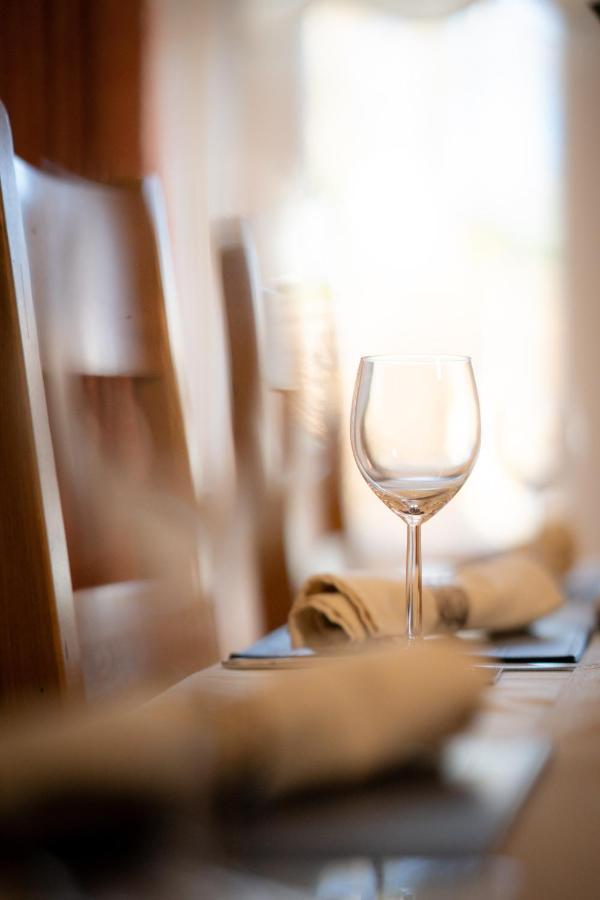 3 Bedroom Villa Attached To Host Home Free Parking パース エクステリア 写真